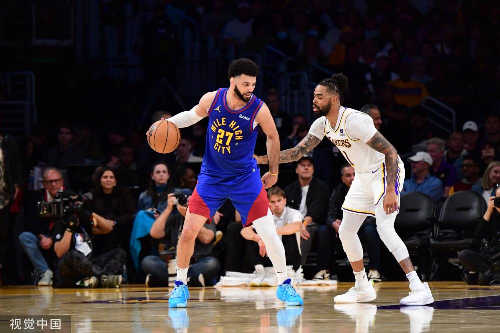 成三足鼎立 成三足鼎立