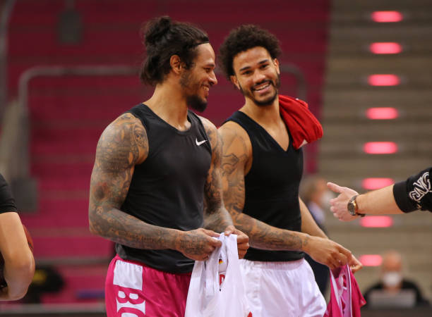 更体现在身 更体现在身